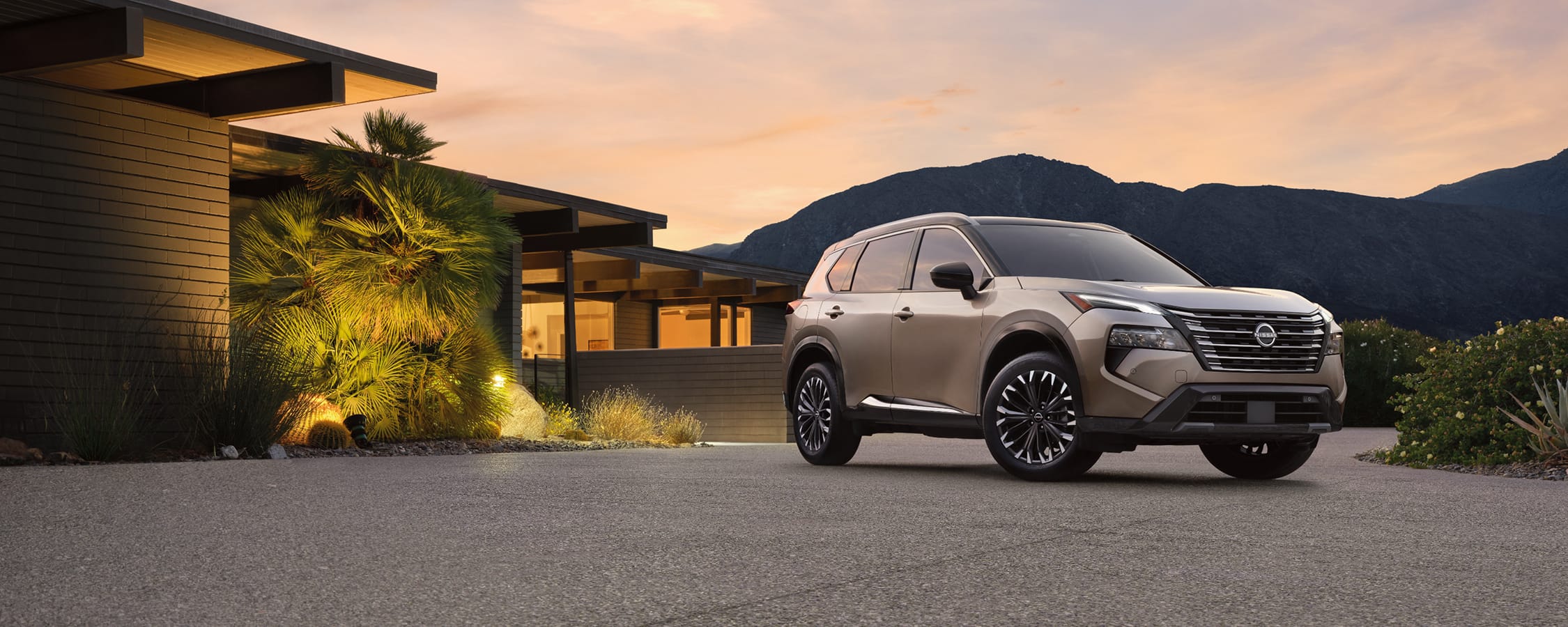 What daily driving advantages does the Rogue offer in Akron?