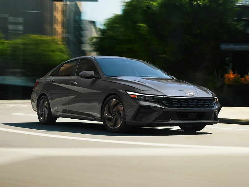 Is the Hyundai Elantra Hybrid Comfortable Enough for Daily Commuting and Long Drives?