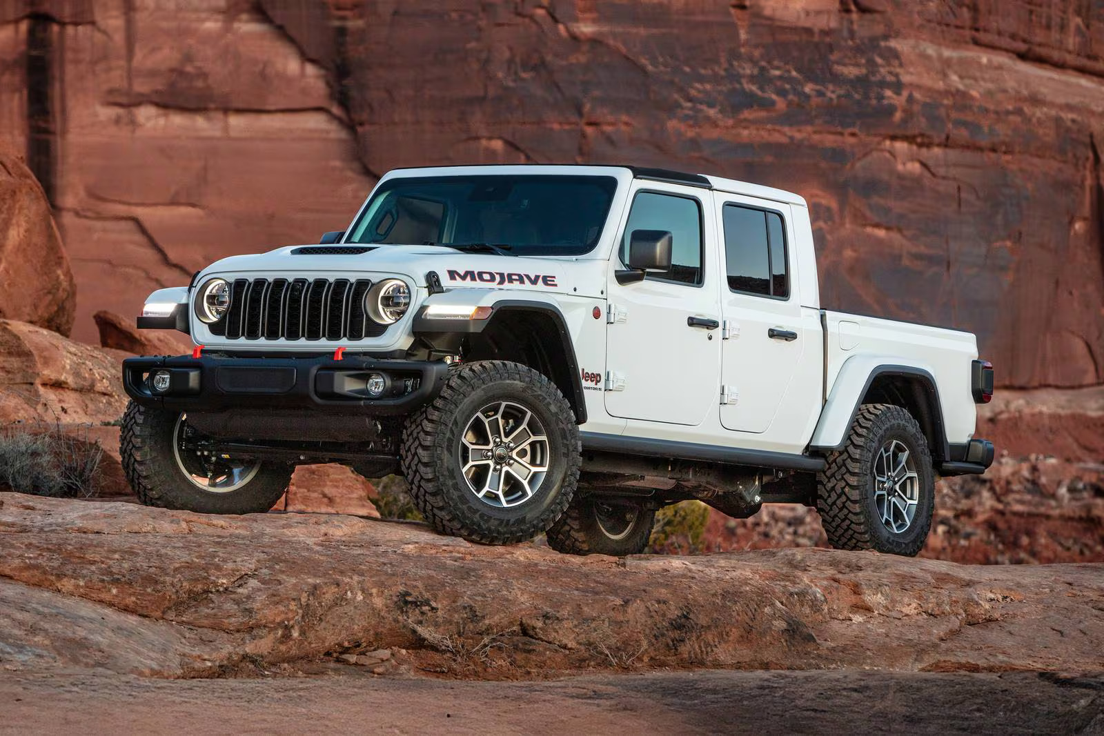 Build It Your Way: Why Ordering a New Jeep Gladiator Makes Sense for Indiana Drivers