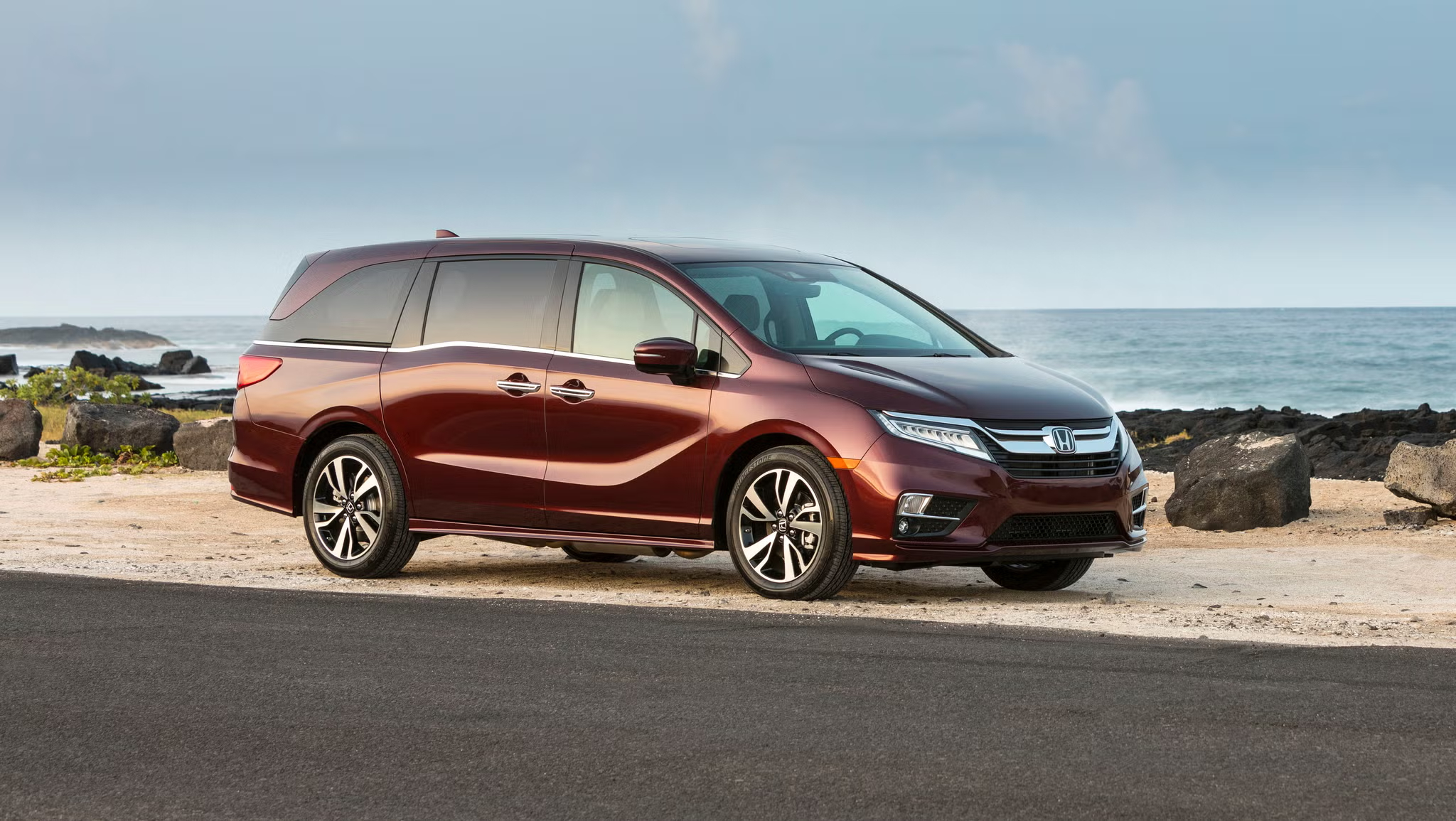 Used Honda Odyssey: Is a Minivan the Best Choice for Growing Families?